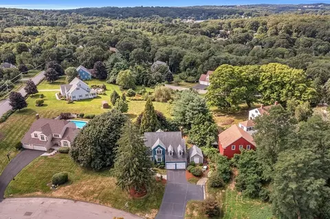 4 Cornish Dr, Hudson, MA 01749 photo 2