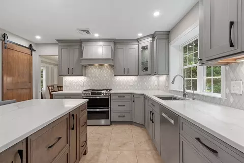 4 Cornish Dr, Hudson, MA 01749 photo 5