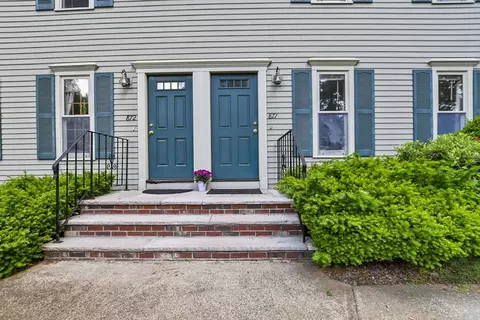 871 Wellman Ave #871, Chelmsford, MA 01863