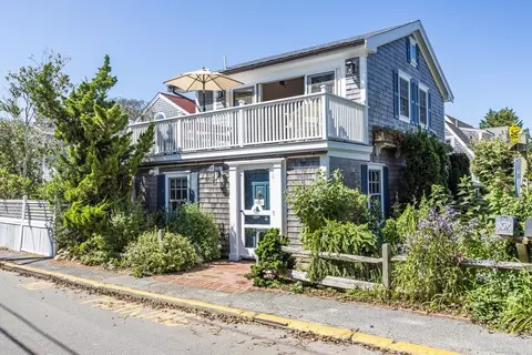 10 Commercial St #16, Provincetown, MA 02657
