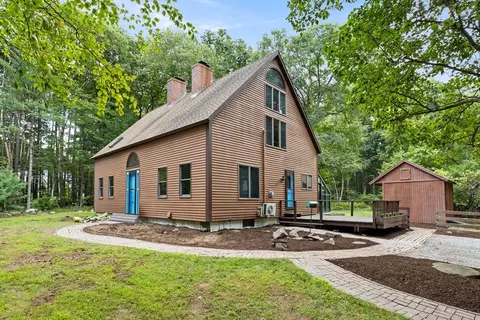 220 Indian Hill Rd, Carlisle, MA 01741