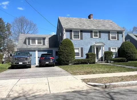 29 Ardsmoor Rd, Melrose, MA 02176