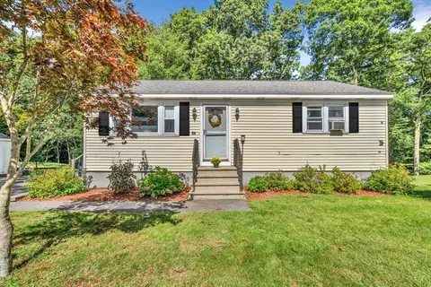 14 B St, Chelmsford, MA 01824