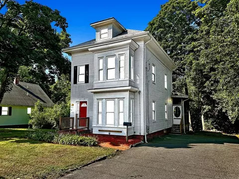 412 S Franklin St, Holbrook, MA 02343