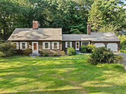60 Williamsburg Ln, Scituate, MA 02066