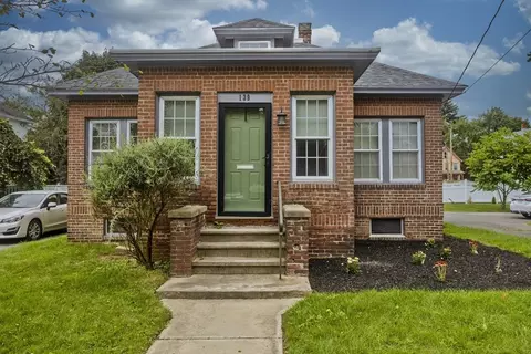 139 Silver St, Greenfield, MA 01301