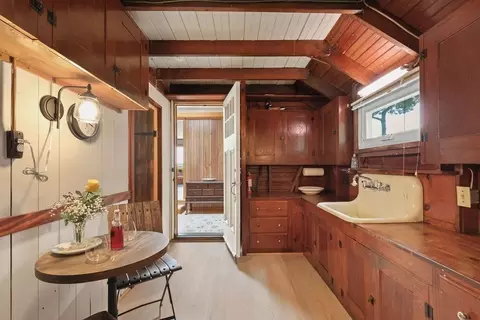 Kitchen - 14 Salt Marsh Ln, Wareham, MA 02571 photo 3 of 3