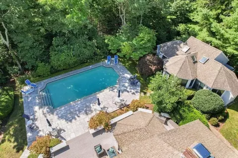 134 Paddock Cir, Mashpee, MA 02649 photo 34