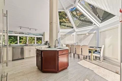 134 Paddock Cir, Mashpee, MA 02649 photo 5