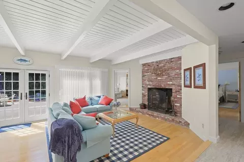 134 Paddock Cir, Mashpee, MA 02649 photo 11