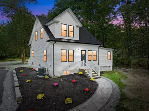 166 Douglas Rd, Uxbridge, MA 01569