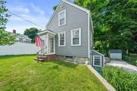 4 Ropewalk Ct, Plymouth, MA 02360