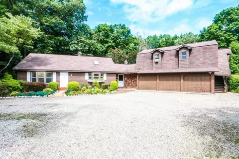 124 Barrington Rd, Longmeadow, MA 01106