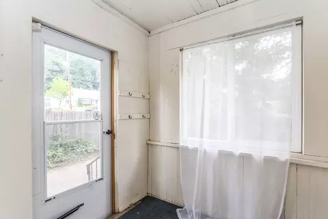 103 Clough St, Springfield, MA 01118 photo 24