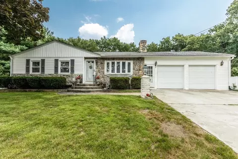 114 Fletcher Cir, Chicopee, MA 01020