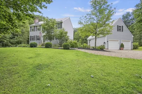 5 Ashley St, Pepperell, MA 01463