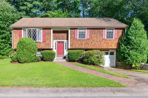 25 Reservoir Run, Weymouth, MA 02190