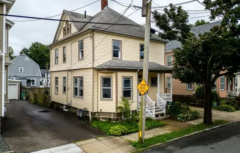206 James St, New Bedford, MA 02740