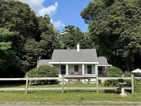 6 Wareham St, Carver, MA 02330