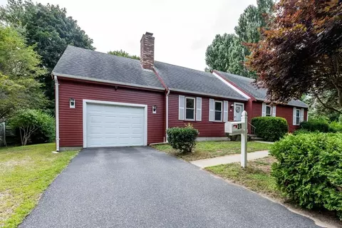21 Station Ave, Yarmouth, MA 02664