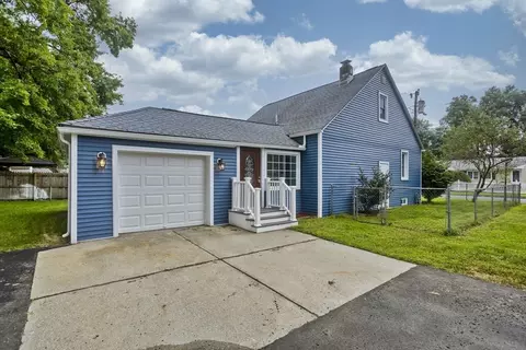 Exterior - 131 Savoy Ave, Springfield, MA 01104 photo 3 of 10