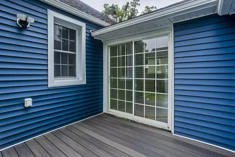 Exterior - 131 Savoy Ave, Springfield, MA 01104 photo 10 of 10