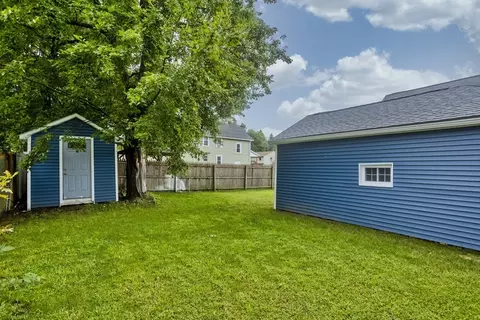 Exterior - 131 Savoy Ave, Springfield, MA 01104 photo 7 of 10