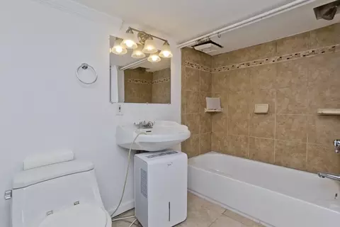 Bath - 131 Savoy Ave, Springfield, MA 01104 photo 3 of 3