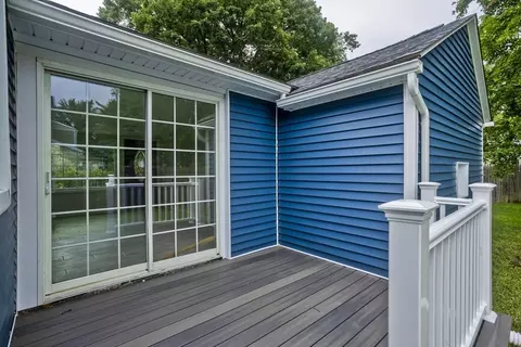 Exterior - 131 Savoy Ave, Springfield, MA 01104 photo 9 of 10