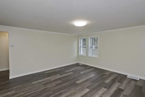Living - 131 Savoy Ave, Springfield, MA 01104 photo 3 of 4