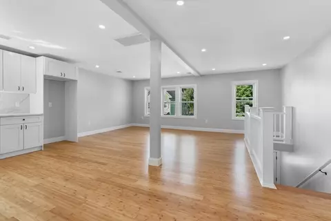 69 Cutler St, Worcester, MA 01604 photo 4