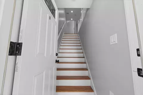 69 Cutler St, Worcester, MA 01604 photo 2