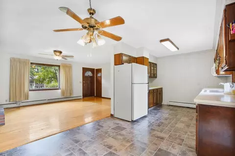 Living - 7 Warwick Dr, Ludlow, MA 01056 photo 4 of 6
