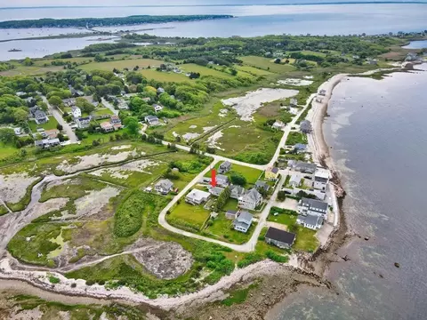 7 Wamsutta St, Fairhaven, MA 02719