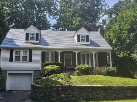 12 Pine Tree Dr, Worcester, MA 01609 photo 2