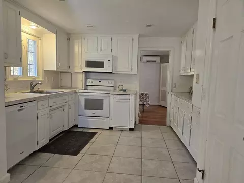 12 Pine Tree Dr, Worcester, MA 01609 photo 15