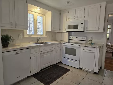 12 Pine Tree Dr, Worcester, MA 01609 photo 16