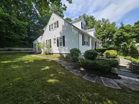 12 Pine Tree Dr, Worcester, MA 01609 photo 3