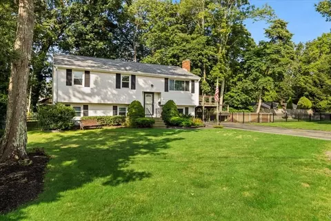 48 Fortin Dr, Brockton, MA 02302