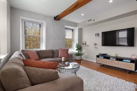 Living - 7 S Stone Mill Dr #521, Dedham, MA 02026 photo 2 of 4