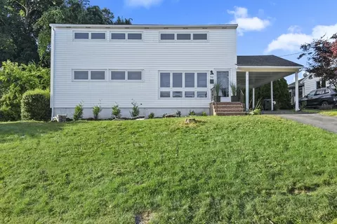 79 Ravenswood Rd, Waltham, MA 02453