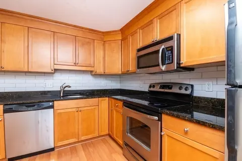 19 Pine St #E, Canton, MA 02021 photo 9