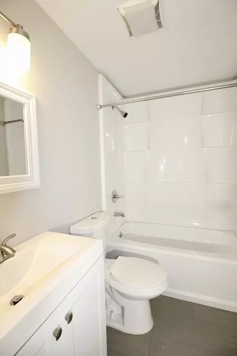 88 Lloyd Ave, Springfield, MA 01119 photo 8