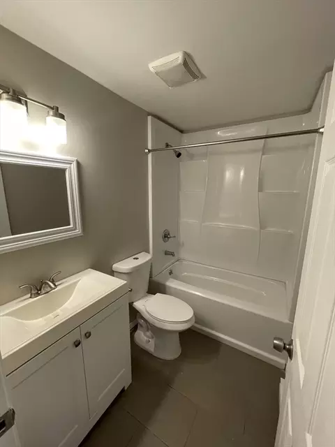 88 Lloyd Ave, Springfield, MA 01119 photo 7