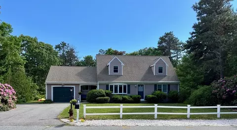 47 Dry Hollow Ln, Mashpee, MA 02649