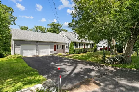 3433 County St, Somerset, MA 02726