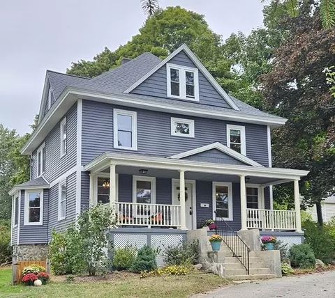 49 Brattle St, Worcester, MA 01606