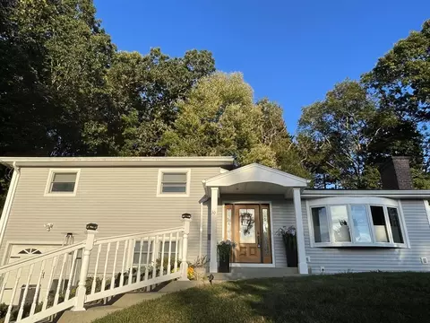 30 Wilson St, South Hadley, MA 01075
