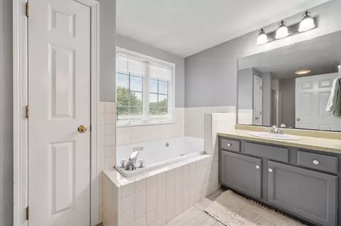 7 Tobin Dr, Dudley, MA 01571 photo 20