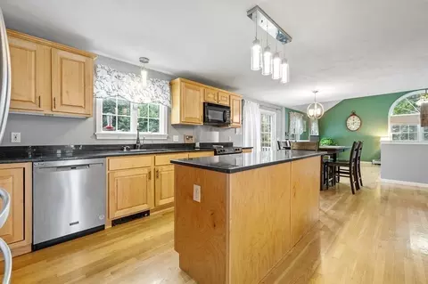 7 Tobin Dr, Dudley, MA 01571 photo 9